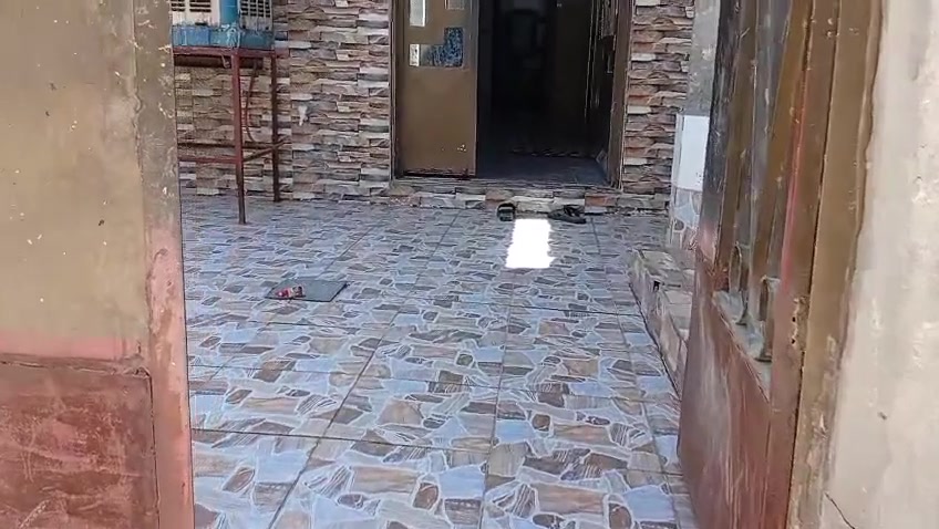 دار طابو صرف طابقين للبيع 
الطابق الاول يحتوي على غرفة واحدة وصالة ومطبخ حار وبارد مجمع حمامات داخلي وخارجي  واستقبال 
أما الطابق الثاني يحتوي على 3 غرف نوم وصالة ومجمع حمامات 
المساحة الكلية للبيت 178م
الواجهة 11م والنزال 16م
الموقع حي كنونة مقابل حسينية حجي نعمة 
للاستفسار الاتصال على الرقم 
***********

