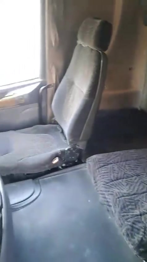 سلام عليكم اللبيع سكانية موديل ٢٠٠٢ رقم دهوك مربوطة فلات و صهريج بس وكاله قيادة بيه مكينة ٤٢٠ انجكتر جديدة كير 3*3 جديد اكسن جديد رتايدر السيارة جديدة السعر ١٠٥ لاستفسار عل رقم ***********+ ‭***********‬
