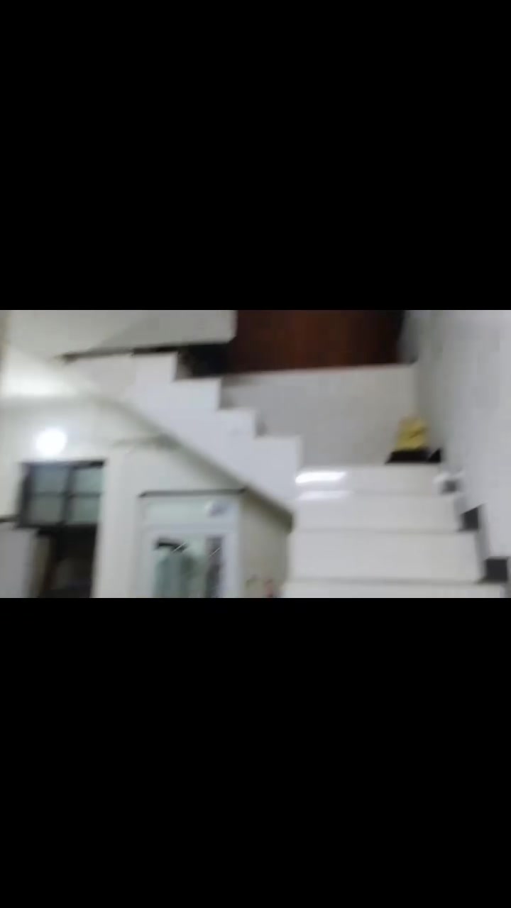 سلام عليكم 65 متر مربع أول شارع بل 2/8 نهايه 2/9 طابق كامل سيراميك الارضيه بيتونه وستار كامل 65 وبي مجال ***********
