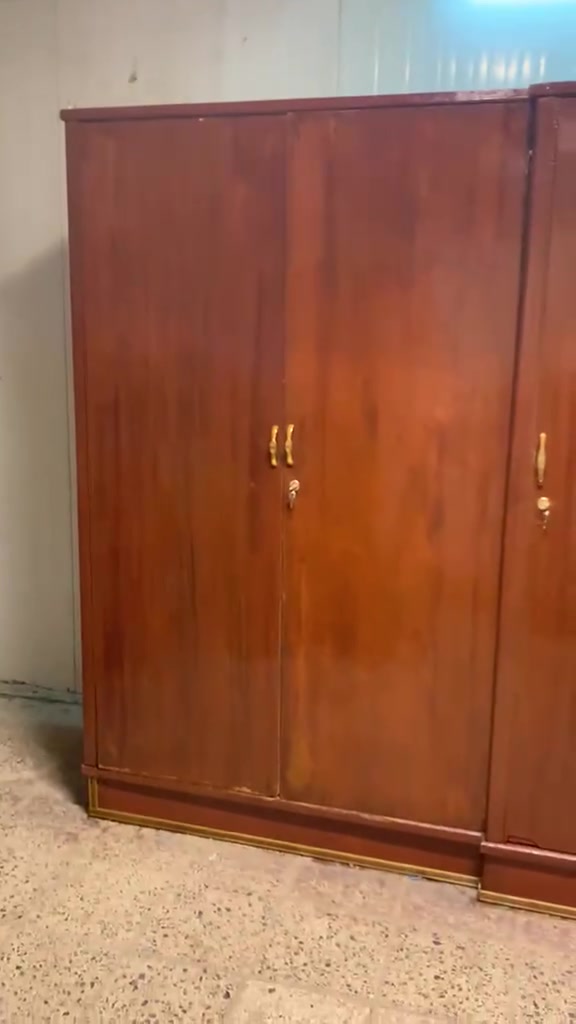 كنتور ابو ال٥ تسكام صاج خارج والداخل مع ميز تواليت تسگام ثكيل حيل مع زاويه السعر ٣٥٠  مكاني بلكفل تفاصيل علخاص
