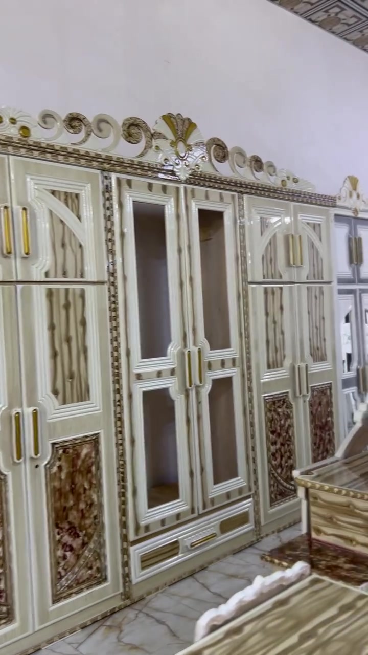 ناصريه جسر نبي الله براهيم 
مليون و١٠٠ فقط 😍

غرف نجاره عراقيه 💯💯

تتكون من ١١  قطع 

عرض الكنتور 3 و20سم

ارتفاع الكنتور 2 و٦٠سم

السرير بلوك ٦ ارجل

طول السرير 200 سم 

عرض السرير 160 سم 

شد ونقل داخل الناصريه 
مجانا😍
 

***********
***********
واتساب
