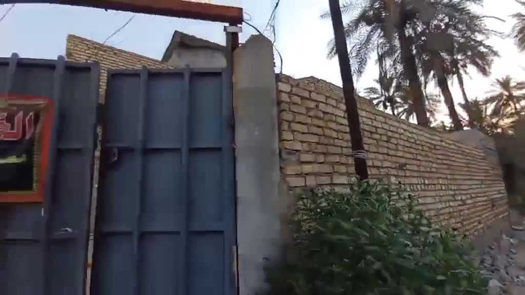 يعندي بيت للبيع سند 25مساحته 225 يتکون من غرفتين وصاله ومطبخ وصحيات داخليه و خارجيه وحديقه وكلدور وطارمه جبيره تنفع كراج والسعر 80 وبي مجال بسيط المکان کريطعه الثانيه قريب مولده جمال بل فرع احنا مال بيت الوزير  التواصل على هذا الرقم ***********
