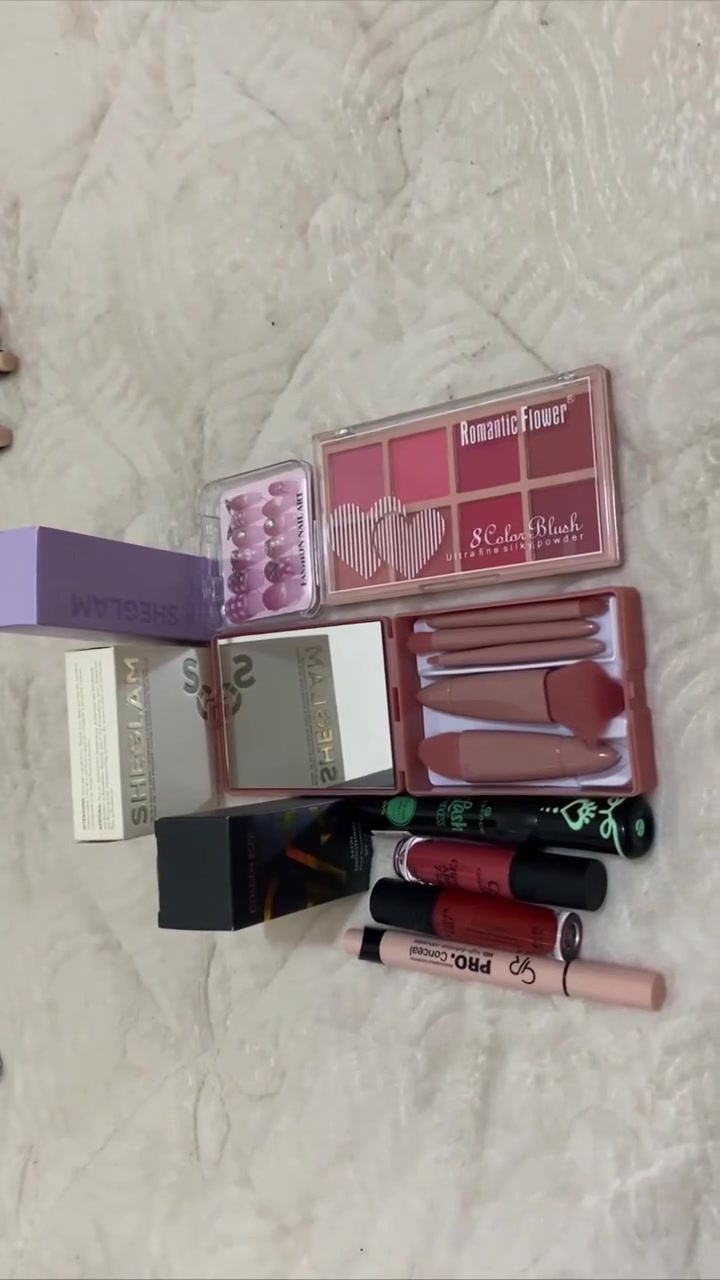 🔴🔴عرض خرافي🔴🔴
• مثبت مكياج SHEGLAM
• باودر SHEGLAM
• فاونديشن Golden Rose
• 2 روج Golden Rose
• ماسكرا Essence
• باليت بلاشر Romantic Flower
• طقم فرش
• أظافر SHEGLAM
كل ذني والسعر 15 والتوصيل لجميع انحاء العراق 5 فقط لكميه محدوده
للأستفسار على هذا الرقم ***********
