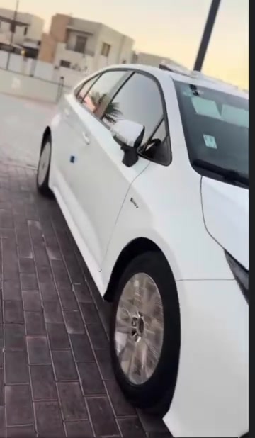 السلام عليكم 
للبيع كورلا 2025 
ماشيه 17 كيلو حقيقي 
مكفوله كفاله عامه من الضربه والصبغ 
شرط الفحص والسونار 
كشن كهربائي 
تحكمات استيرن 
كشن جلد 
تايرات شركه 
مانقصها كلشي السياره 
السعر 164 وبيها مجال
رقم بغداد شرط التحويل 
لل استفسار ***********
