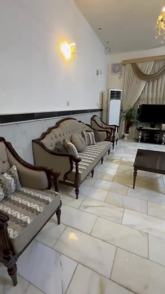 من داخل بيت احد زبائن سما ميسان تم تجهيزه بطقم قنفات كلاسك تركي خشب زان مثنوع خصيصا لمعرضنا مييان قطاع ٣٠ شارع نعمه الريفي قرب الساعة ***********
