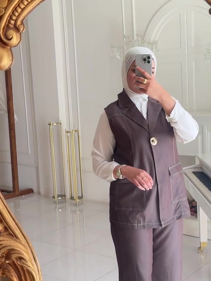 سوت رسمي يلك خامه تركيه متوفر بااكثر من لون 

قياساع خاصه وعاديه😉

كل ما تحتاجينه لجمال لا يقاوم  خبرتنا تضمن لكِ إطلالة ساحرة 📍 العنوان: السماوة - الغربي، شارع الدفاع المدني 📞 للحجز والاستفسار: *********** 
#اكسبلور #بغداد #سماوه #ملابس #يومياتي
