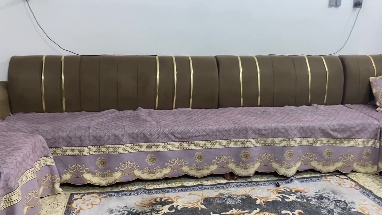لسلام عليكم تخم 10مقعد  مكان بغداد السعر 130حي اور اي استفسار على  رقم الهاتف متواجد خاص ***********
