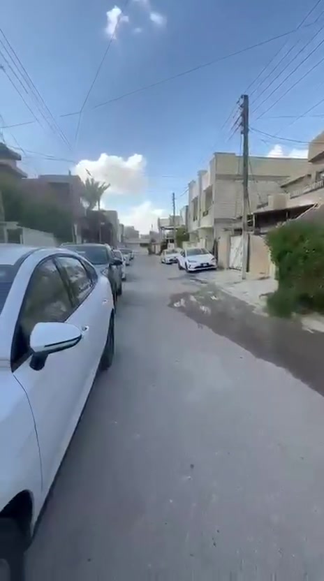 بيت للبيع
الموقع📍:حي الجهاد خلف الشارع التجاري. 

المساحه:(100)م² واجهه(5) نزال (20) طابقين 

الطابق الأول: غرفة نوم , صاله , مطبخ, حمام, مدخلين , حولي مرتب , منور. 

الطابق الثاني: غرفتين نوم , حمام. 

البيت زيرو أنظمة الكامرات والانترنت مركزية. 

السعر💵 على الخاص 

للاستفسار اكثر يرجى الاتصال على☎️:***********
