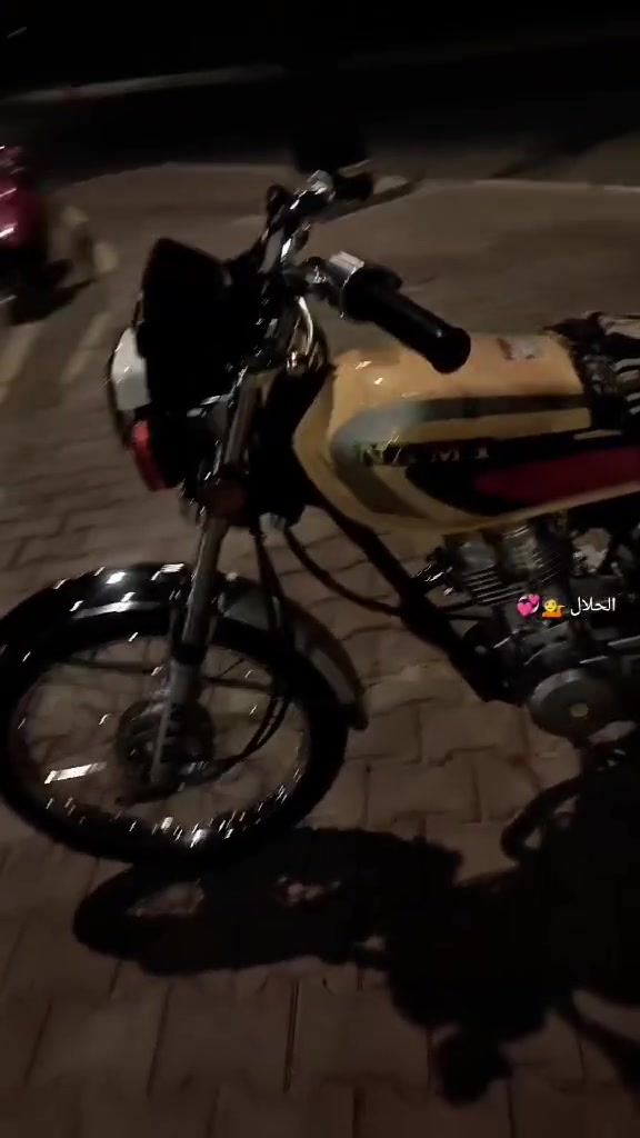 السلام عليكم دراجه للبيع موديل 27
***********
