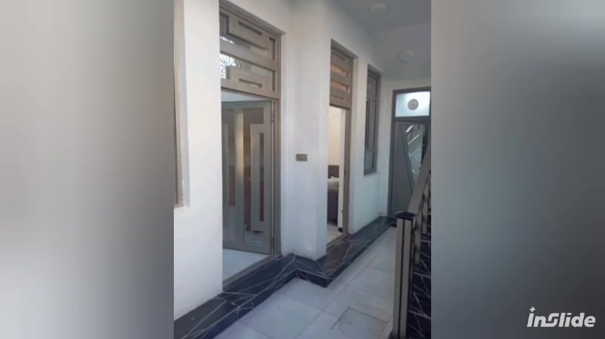 حياكم الله متابعي بيج عقارات الموسوي 
🌹🌹🌹🌹🌹🌹🌹🌹🌹🌹🌹🌹🌹

توفر لدينا .. 
دار💒💒💒 مساحة 100 متر طابقين ونصف 

بناء حديث درجة اولى طابوق جمهوري 😍😍

 خدمات متكاملة (ماء . كهرباء . مجاري . تبليط) 
شارع 10 متر 

🔥 يبعد عن الامام الحسين "ع" كيلو ونصف ، 🔥

🌟🌟البيت يصلح للسكن والزوار مجهز اثاث (تخمين ديوان ومطبخ حديث) 🌟🌟

الطابق الثاني منفصل عن الارضي بدرج خارجي وبنفس الكراج

 إضافة إلى غرفة في الطابق الثالث 

السعر 255 مليون قابل للتفاوض  
 للتواصل والاستفسار 
*********** واتساب 
*********** واتساب
