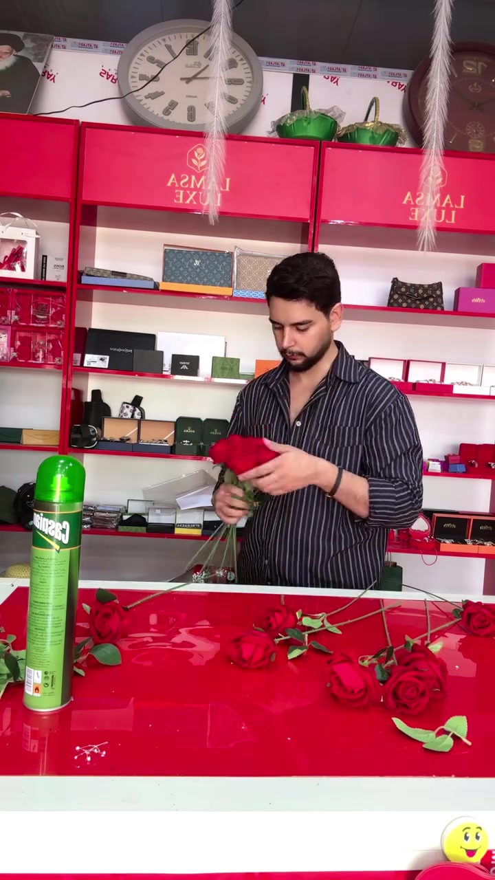 🌹 شغل البوكي غير… والتفاصيل تحچي عن نفسها! 🌹

ورد صناعي مرتب وأنيق، يعيش وياك فترة طويلة بدون ما يذبل 💐❤️
تغليف مميز وتنسيق حسب ذوقك، ونجهزلك البوكي لكل مناسبة 🎁✨

🎀 خطوبة | عيد ميلاد | تخرج | هدية | مناسبات خاصة

📍 لمسة لوكس – العزيزية
🚚 التوصيل متوفر
📞 ***********

#لمسة_لوكس #بوكي #ورد_صناعي #بوكيات #هدايا ورد تغليف_هدايا العزيزية واسط

