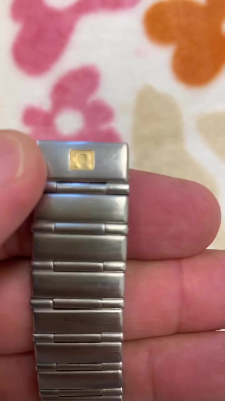 السلام عليكم اوميكا كونسوليشن للبيع السعر خاص مكان بغداد الكرخ ***********

