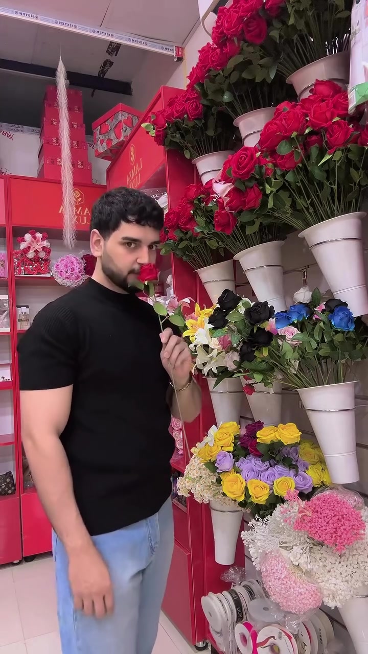 لمسة لوكس • بوكيهات ورد • تغليف هدايا
