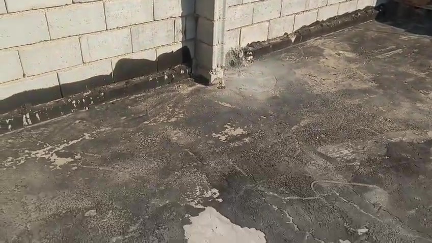 شغلنا جير هيت الأصلي ضمان عشر سنوات اذا يتكسر أو يسيل أو يعبر ماي اتحمل كافة مسؤولية ***********
شغلنا اليوم في خالديه حي المعلمين. الاثنين يوم 14. 

يجيك جير جاهز للبيت بدون حرق . الجير يتكون من مادتين ويدخل معمل فخار نار يومين يطلع جاهز للبيت بدون حرق 
 احمي بيتك قبل الشتاء 🪾 الجير طريقه عمله برم وليس ماسحة. العمل داخل الأنبار فقط 
 
هاتف ***********

شغلنا جير هيت الأصلي ضمان عشر سنوات اذا يتكسر أو يسيل أو يعبر ماي اتحمل كافة مسؤولية
