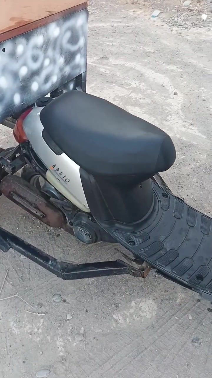 دراجه بوتين وضع شركه محرك شرط نص حديث تحريكه ومعدل مع عربه كلو شرط فقط قبغ هند مبدل قايش الاصلي تريش سبايه موجودين او معارض مع شحن ريان السعر 550 قفل الاتصال ***********
