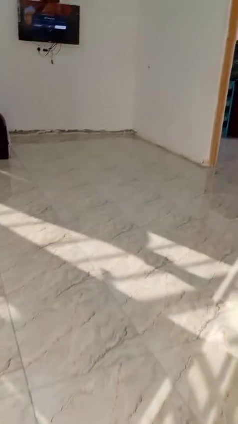 سلام عليكم بيت تجاوز للبيع في زعفرانيه شارع معهد خدمات كامله مي كهرباء مجاري تبليط موقعه ممتاز بنص بيوت طابو غرفتين وصوله مطبخ وصحيات وطرمه وحديقه 100 الاستفسار اتصل واتساب ***********

نص مكتوب في الصور:
- باب صاله الخارجي
- باب مطبخ الخارجي