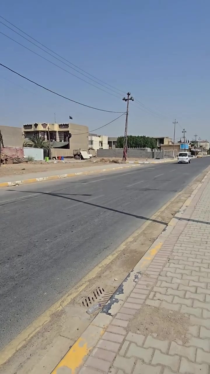 للبيع... تجاري بامتياز 💯
نصف قطعه المساحه ١٢٥م بحي الغدير(السبيس) ع الشارع الرئيسي مباشرة من الفرص التي لاتعوض للتواصل 
***********/***********
