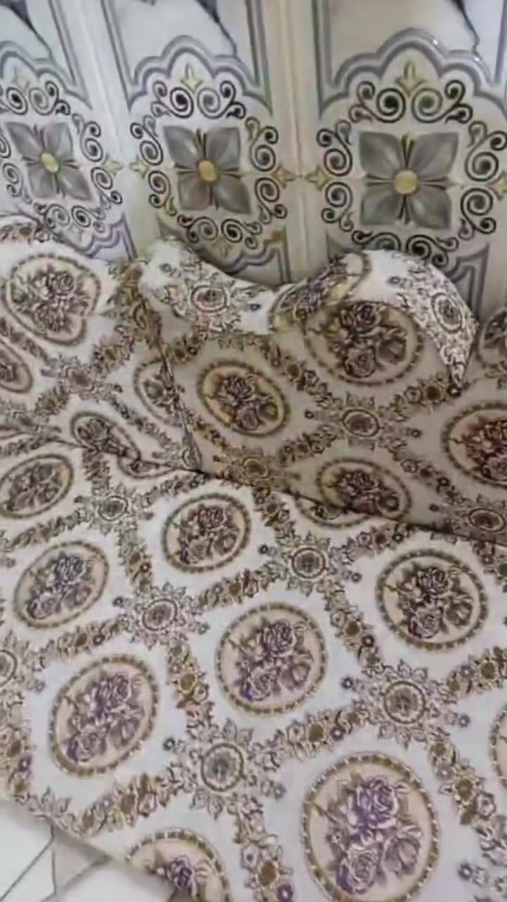 السلام عليكم ديوان يتكون من 7 تكيات و7 دواشك و 14 مسند جديد ونضيف جدأ وثكيل رقم التلفون ***********.  السعر 350
