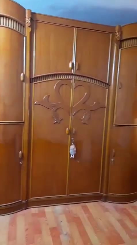 مكلف بلنشر غرفه تسكام نجاره صاج داخل وخارج تكمه 750وبيه مجال مكانه سده للاستفسار الاتصال بالرقم ***********
