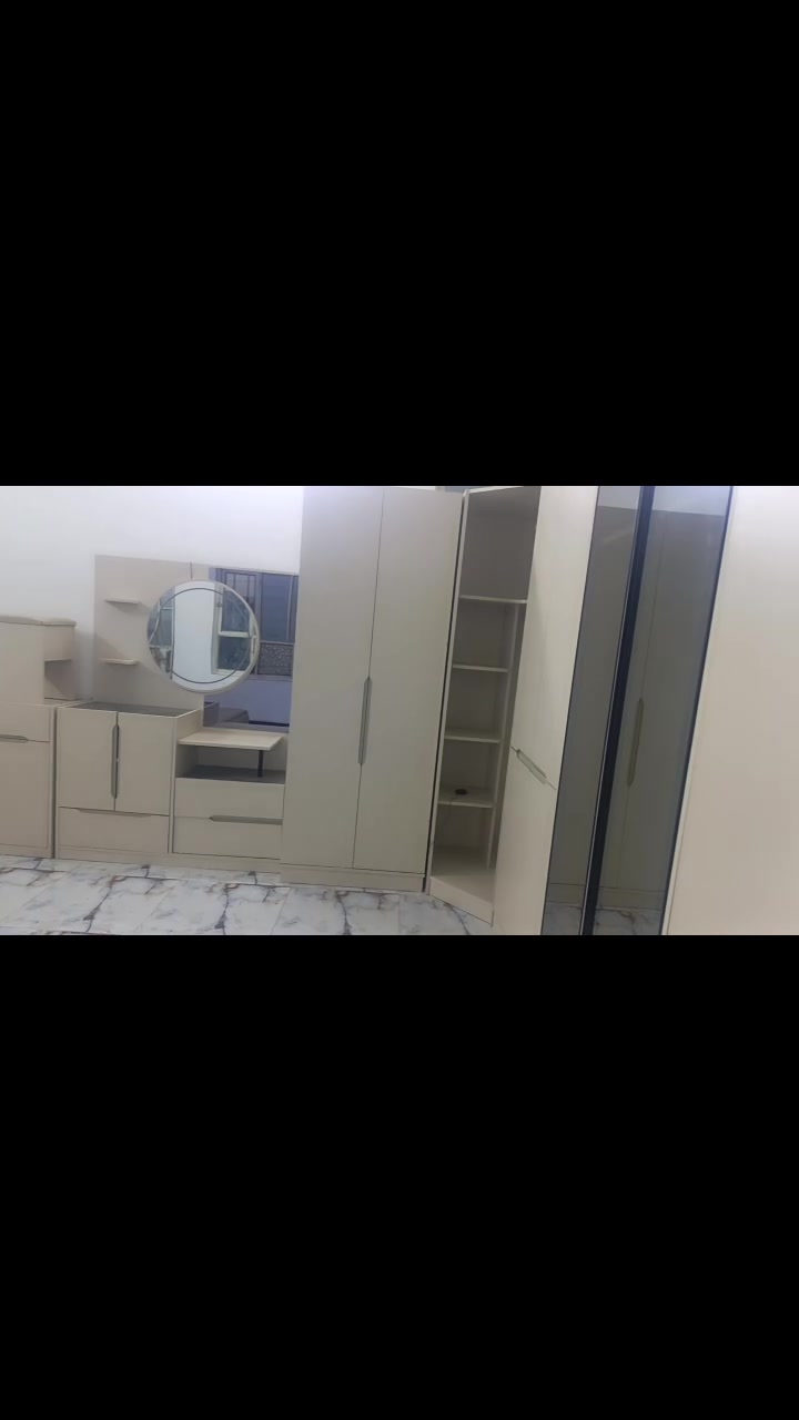 السلام عليكم
غرفت نوم جديده ولا شخط بيه ولا مستخدمه اصلآ جبته قبل شهر وهسه اريد ابيعه جديده مبعنه الكلمه غرفت نوم 11قطعه مكاني بغداد حي نصر سعره ٢٦٥٠مليون وستميه وخمسين تواصل ***********
