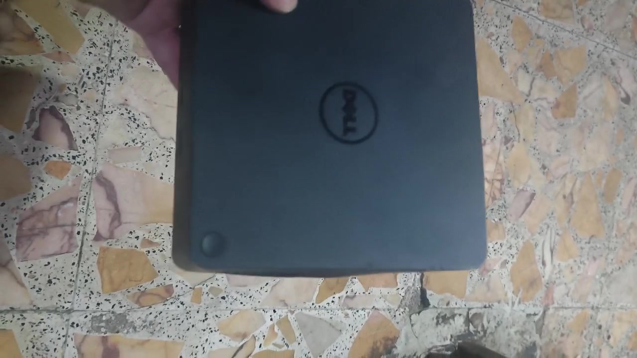 قاعدة توصيل DELL TB16 Thunderbolt جديدة في كمبيوتر مغلق مع محول طاقة بقوة 240 وات السلام عليكم شباب اخذت هاي ما اعرف شني طلعت لي بالباله اريد ابيعها ب 15 وبيها مجال راسلني على الواتساب فقط واذا انت تفيدك مال الحاسبه.هاي سعرها على الموقع الرسمي بس ما اعرف مال حاسبه شنو يستخدموها ما اعرف اللي تفيده خليه يراسلني***********