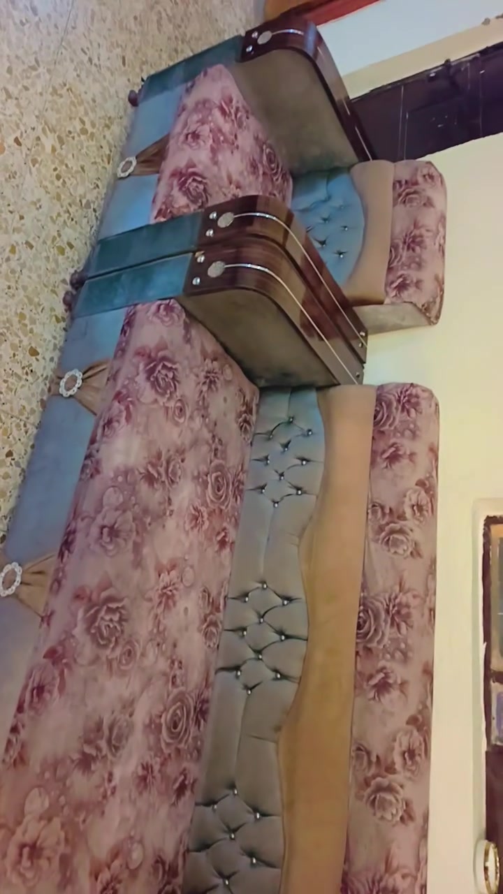 سلام عليكم 
تخم عراقي تزكام 10 مقاعد تخم نضيف لا كسر بي ولا اي شي نضافه 90 
بغداد المعامل 
*********** 
السعر 225 بي مجال
