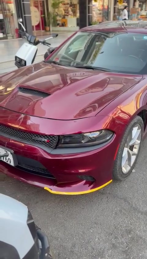 السلام عليكم
للبيع دوج جارجر 2023 GT PLUS 
رقم بغداد باسمي 
حادثه بنيد فقط  حتى دعاميه نفسها البلادي بدون صبغ فقط بنيد بدون دواخل بشرط
فول مواصفات 1/1
رادار امامي 
كلاصات حار بارد 
كشنات حضن وجلد 
ويل 20 لايت 
زينون بلادي 
سستم صوت الباين 
فتحت سقف سلايت رووف
شفتات ستيرن 
شاشة حجم كبير 
ماشيه 16 ميل 
السعر 30الف وبيها مجال 
للاستفسار 
***********
