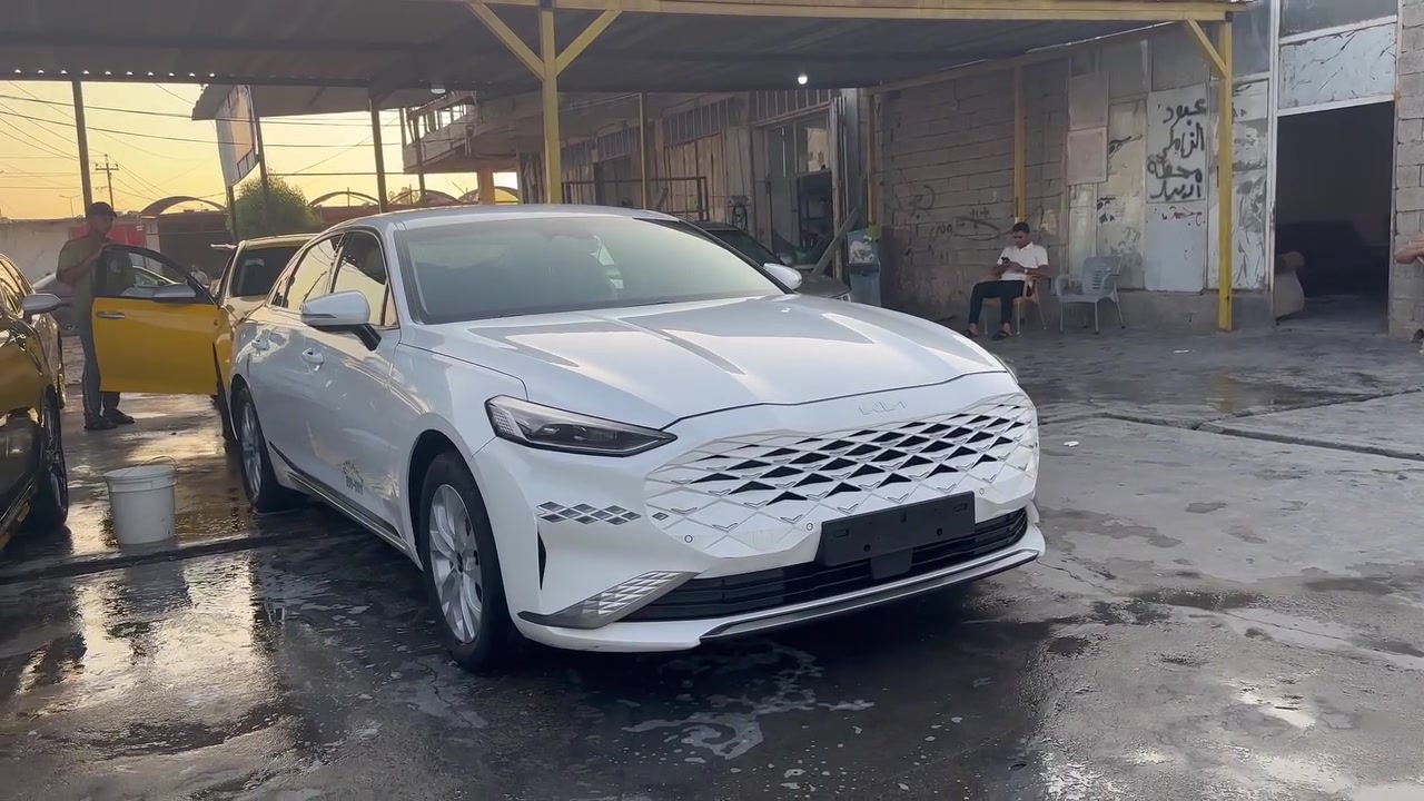 سياره للبيع Kia K8  السياره بدون رقم تترقم جميع المحافظات حجم المحرك 3.5 غاز بلادي السياره  كفاله عامه السعر الخاص المكان القادسيه الاستفسار الاتصال ***********
