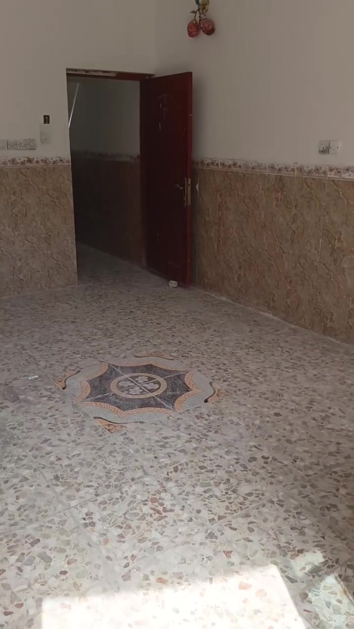 السلام عليكم بيت لليجار منطقة 12الصغيره بيت نضيف كاشي سيراميك البيت بي تانكي مال ماي وبي سخان البيت جهاز رقم الهاتف ***********

