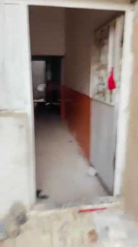 السلام عليكم بيت للبيع قريب عله شارع السجة  منطقه حي الزهراء ل 150 شارع ال الصدر او فرع او اول بيت بالفرع البيت عالي عن الشارع جاهز تعال وكعد البيت فارق كهرباء ماء مجاري جديدة اجلكم الله الشراي يتصل 
***********
***********
