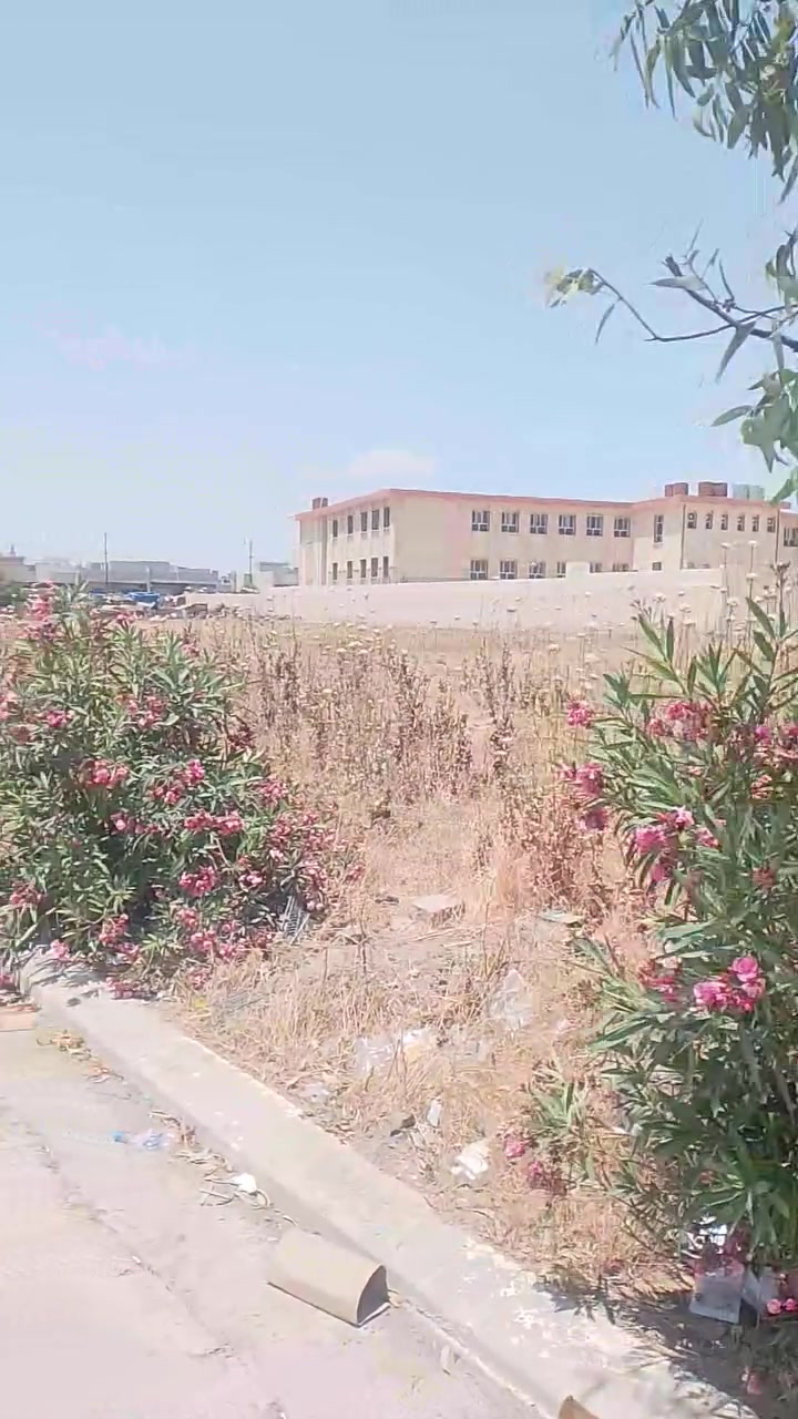 دار للبيع المساحه 130جمعيه الماء مجاور حي التحرير وحي القاهره سكني وتجاري بنفس الوقت للستفسار ***********
