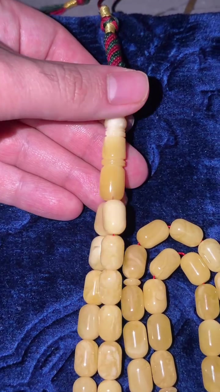 مسباح كهرب جبني شجري الوزن 54 غرام / عدد الحبات 66 المتهم يتفضل خاص او يتصل واتساب ***********

