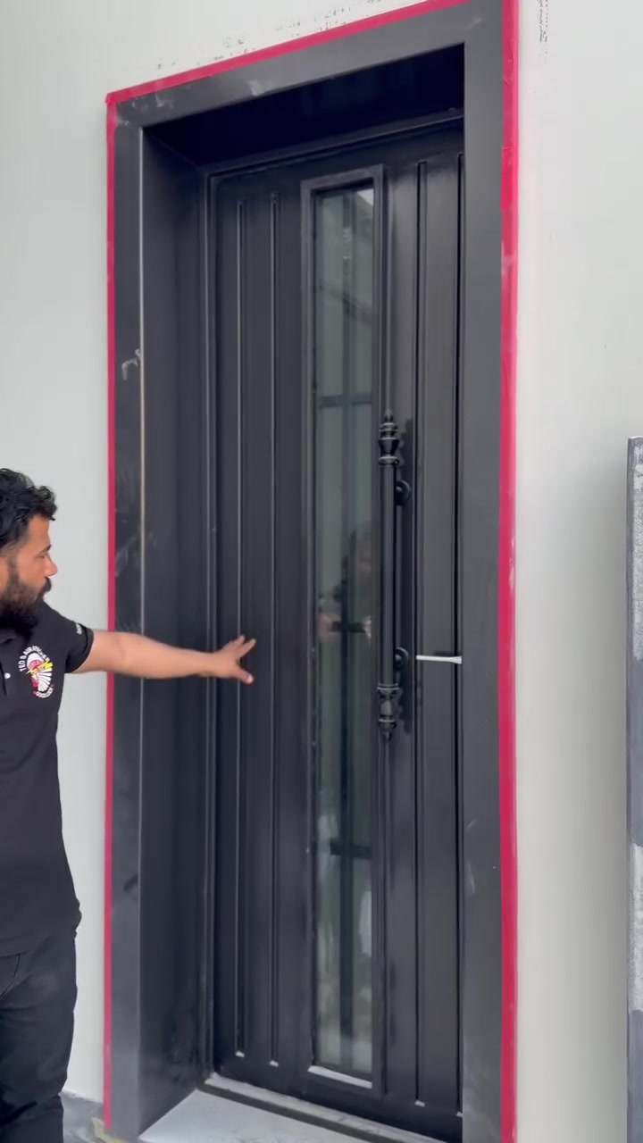 سلام عليكم باب قاصة حديد ثقيل شكل حديث وهادئ *********** ماجد الحداد
