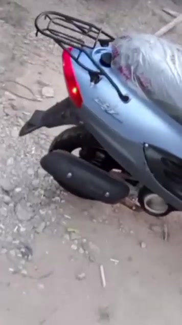سلام عليكم هاي دراجه جدامك شوافت  عينك نضيفه مفتوحه مره واحد وصواته ناعمه ودراجه حلوه عمي والله متوازي عليه سعره ٢٧٥وبيه مجال بصيط هاذه رقمي وخابرني ***********
