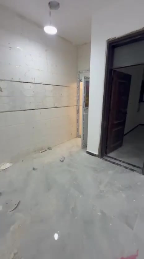 شقة للإيجار | بناء ديلوكس زيرو (جديد) 🏢✨
يعلن مكتب أرض الذهب العقاري عن توفر شقق للإيجار بأسلوب حديث ومواصفات ممتازة:
📍 الموقع: بغداد - الإسكان / شارع مستشفى الطفل (موقع حيوي وقريب من الخدمات).
🏗️ حالة البناء: ديلوكس زيرو (أول ساكن).
تفاصيل كل شقة:
 🛌 غرف النوم: 2 غرفة واسعة
 🛋️ الاستقبال/الصالة: صالة مريحة
 🍳 المطبخ: تصميم حديث
 🚿 الخدمات: حمام متكامل
📞 للاستفسار والحجز:
***********
***********
يرجى الاتصال بنا أو زيارة مكتب أرض الذهب العقاري.
