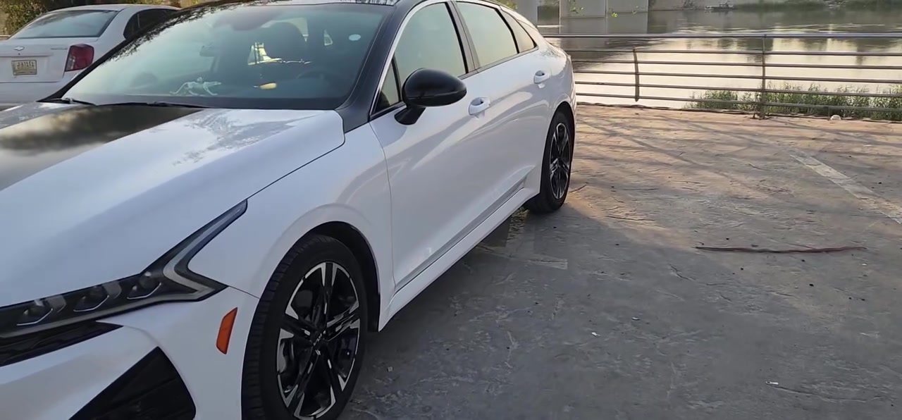 🚘 كيا K5     GT-Line 2023
السياره منفيس دخول جديد
اللون:  ابيض
الفئة: GT-Line فول مواصفات
المحرك: 1600 CC تيربو
الحادث: خلفي خفيف تبديل دعامية خلفيه 
الكشنات: احمر 

المواصفات:
بانوراما
بصمة تشغيل وتشغيل عن بعد
شحن هاتف لاسلكي
قيادة ذاتية على الخطوط السريعة
هاند بريك بصمة
مثبت سرعة
ABS ومانع انزلاق
حساس ضغط الإطارات
بك لايت LED
شاشة مع خرائط ملاحة
كاميره دوارة
رادارات جانبية ومراقبة النقطة العمياء
رادار الخطوط البيضاء
إشارات بالمرايا
لايتات 3 عدسات
أوضاع قيادة Eco / Sport / Smart / Normal
بلوتوث + USB + AUX
تحكم ستيرن كامل
كير أوتو + عادي
أوتو بريك
ستيرن LED D
زينون
توقف ذاتي عند الرجوع
صندوق بصمة

📍 المكان: بغداد الكاظمية
  ***********
***********
