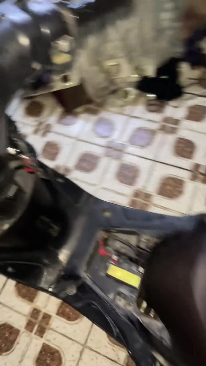 السلام عليكم 
شباب ماكس عدله للبيع او مراوس ب سكنس فحل نوزل 
دراجه مكينه بلاديه نكر سلف هندر ماشاء الله 
دراجه كهربائياتها كلها شغاله من الطول لطول كلاجات رياضي شلعه بطناش الدراجه خير من الله 
السعر ٦٠٠ وبيها مجال المكان كاظميه 
الرقم *********** فقط واتساب
