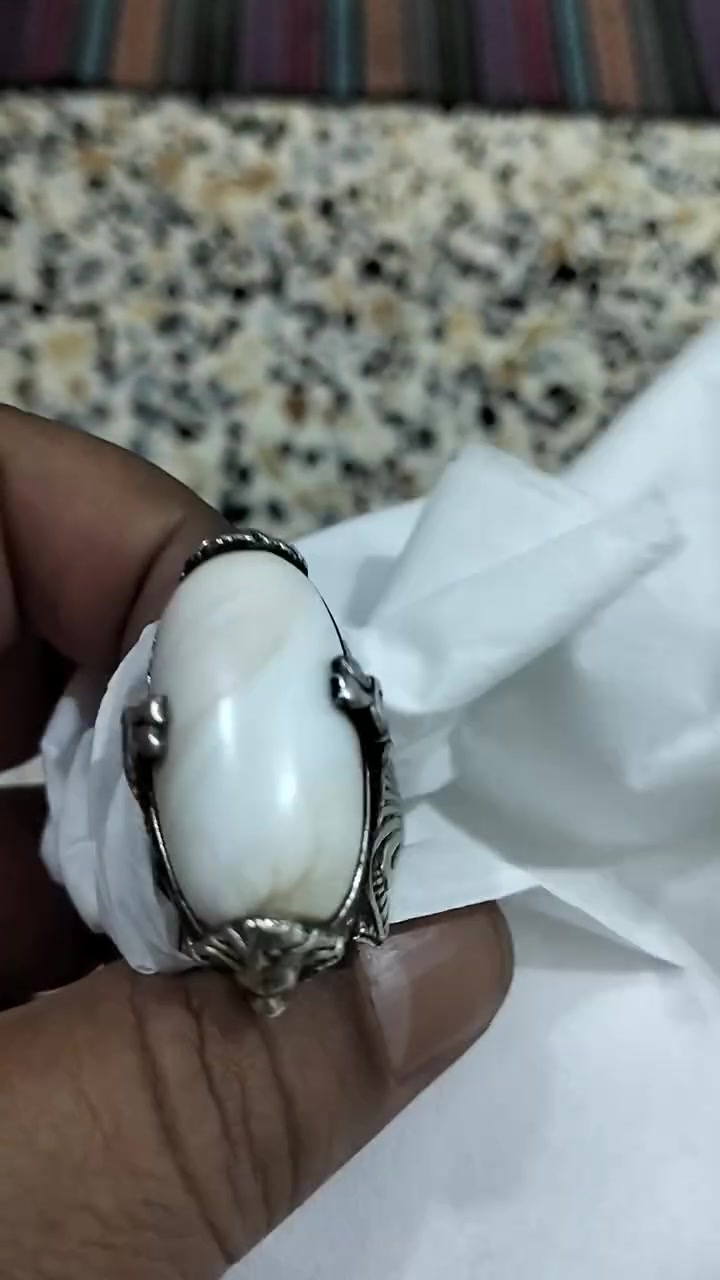 تحفة من أراد الاقتناء عطف بصياغة مصورة أبا الفضل العباس عليه السلام الصائغ المبدع وليدخالد المشهور بابل
