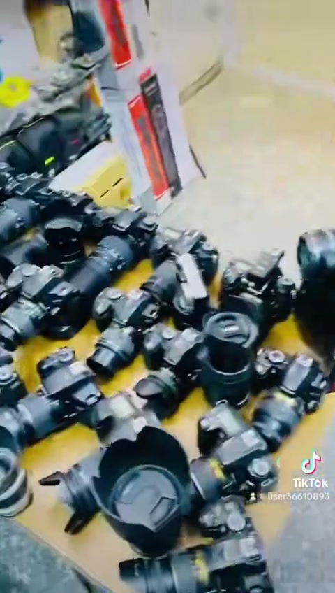 🛑🛑يتوفر لديناجميع مواد التصوير  🛑🛑

🎥وجميع الكاميرات والعدسات النيكون والكانون مع الضمان لمده يومين فقط  استبدال في حال وجود عطل 🎥

ويوجد خدمه توصيل 🚕🚕🚕🚕

التواصل مع صفحتنا ماسنجر 

او اتصال واتس اب على الرقم 

📞📞***********☎️☎️
🔷زورونا الى موقعنا بغداد منطقه الصليخ🔷 من ساعه ال5عصرا  لغايه الساعه10مسأ 🌹
