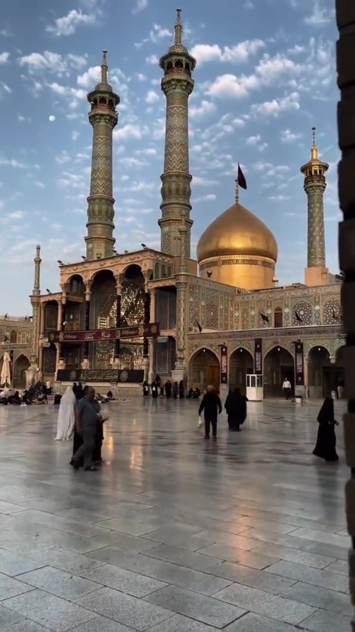 🇮🇷✨ لأول مرة… برنامج إيران ينطلق من الحِلّة! ✨🇮🇷
اول رحلة ينفذ هذا البرنامج تحت إشراف شركتنا 
قبل العطلة مع ايران -الشمال 

استعدوا لرحلة استثنائية تجمع بين الروحانية، الطبيعة، المغامرة والاستمتاع ❤️

🚌 الانطلاق من الحِلّة
⬇️
🕌 قم – 3 أيام / ليلتان
⬇️
🌲 شمال إيران – 5 أيام / 4 ليالي
⬇️
🏠 العودة مباشرة إلى بابل

🕌 المحطة الأولى: قم

ثلاثة أيام وليلتان في مدينة قم، للاستمتاع بأجوائها الروحانية وزيارة معالمها وقضاء وقت مريح قبل الانطلاق إلى أجمل مناطق الشمال.

🌲 المحطة الثانية: شمال إيران

5 أيام / 4 ليالي من المتعة بين أحضان الطبيعة الساحرة.

🌳 الغابات الخضراء
🏔️ الجبال والمرتفعات
💦 الشلالات والينابيع
🌊 سواحل بحر قزوين
🏡 القرى والمناطق الريفية الجميلة
📸 أجمل الأماكن السياحية والتصويرية في شمال إيران

أيام مليئة بالجولات والفعاليات والأجواء الجميلة، وسط الطبيعة التي يشتهر بها شمال إيران. 🤩

✨ رحلة واحدة… وجهتان مختلفتان… وذكريات لا تُنسى!

⏳ مدة الرحلة: 8 أيام / 6 ليالي
📍 الانطلاق: الحِلّة
📍 العودة: بابل

💰 السعر: 160,000 دينار فقط
أو 169,000 دينار حسب تفاصيل البرنامج والخدمات.
بابل/ وردية/مجاور روضة الأرجوان 

📞 للحجز والاستفسار:

👤 زيد النافعي
📱 ***********

👤 إيهاب النافعي
📱 0773532336

🔥 لا تفوّت الفرصة…
🇮🇶 من الحِلّة نبدأ
🕌 قم نعيش أجواءها
🌲 والشمال نكتشف جماله

إيران… هذه المرة بطعم مختلف! 🇮🇷❤️
