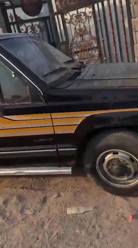 سيارة بيكب ميتسوبيشي 93سيارة حلوة سنويتها تنتهي بال27 مكينة وكير ونجي اوتماتيك دواخل حلوة تايرات جدد سعرها 28وبيها مجال للشراي مكاني الزبير شارع المكصب ***********
