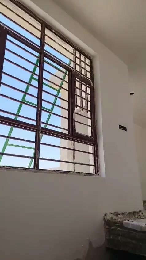شغل درجة اولى • ابياض جص طلس • كادر كامل