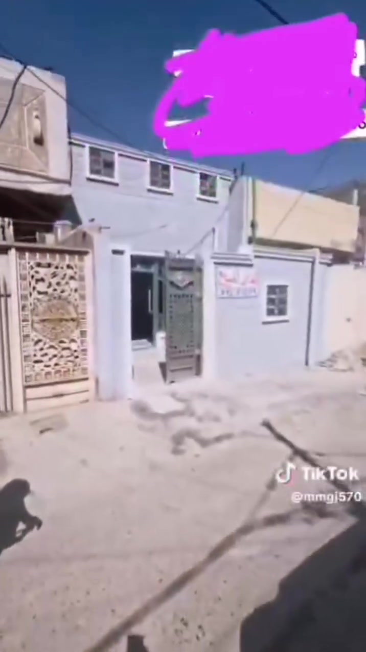 بيت زراعي للبيع المكان بغداد حي طارق القديم  المساحه 100 متر السعر 44 وبيه مجال للنتصال  ***********
