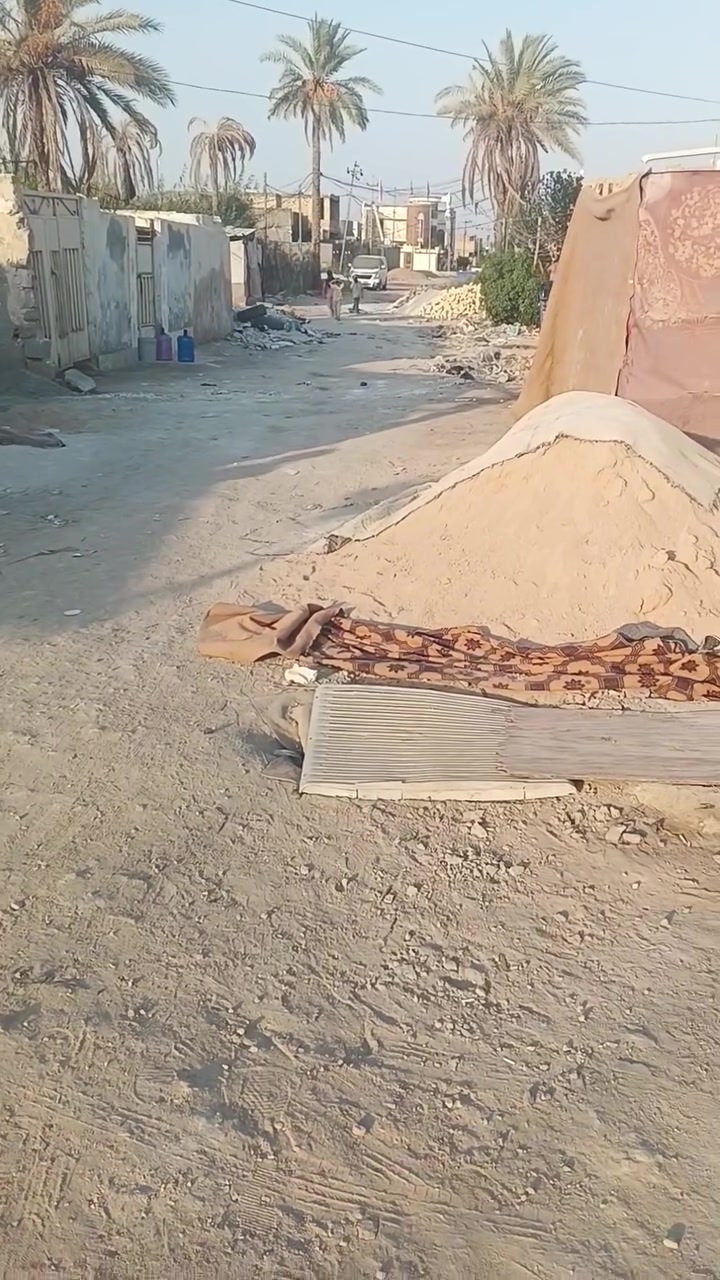 بيت للبيع حي السياسيين تجاوز ( مسجل بالبلديه ) المساحة 240 متر للاستفسار الاتصال على الرقم ***********
