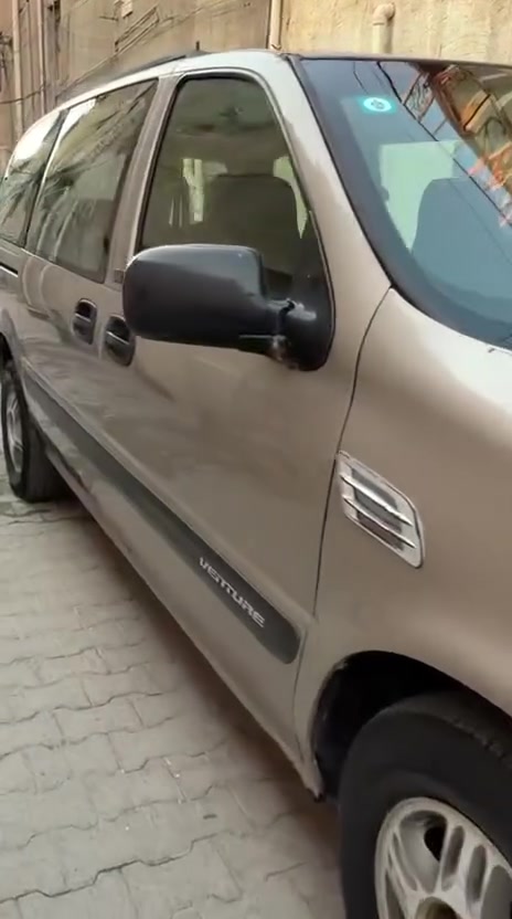 السلام عليكم سياره  للبيع شوفر 7راكب عائلية مديل 2000رقم نكليزي دولي بغدادباسمي سنويه  لغايه 31مواصفات السياره 6سلندرمحرك 3400ويل كب تخم تاير باتري جديد تبريد3قطع دواخل كلش نظيفه كهربائيات كله شغاله السعر 42وبيه مجال رقم بغداد  مكان السياره بغداد مبايل -***********
