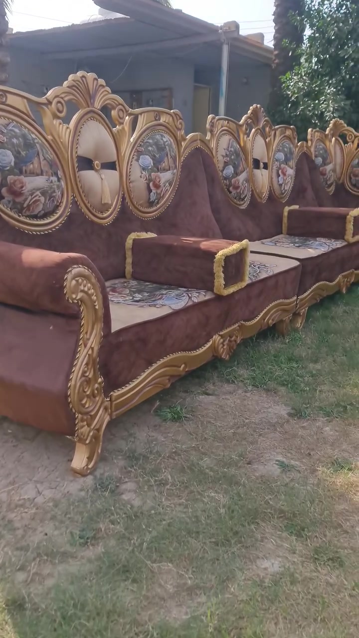 ديوان ملكي • ١٥م • ٢٣مقعد