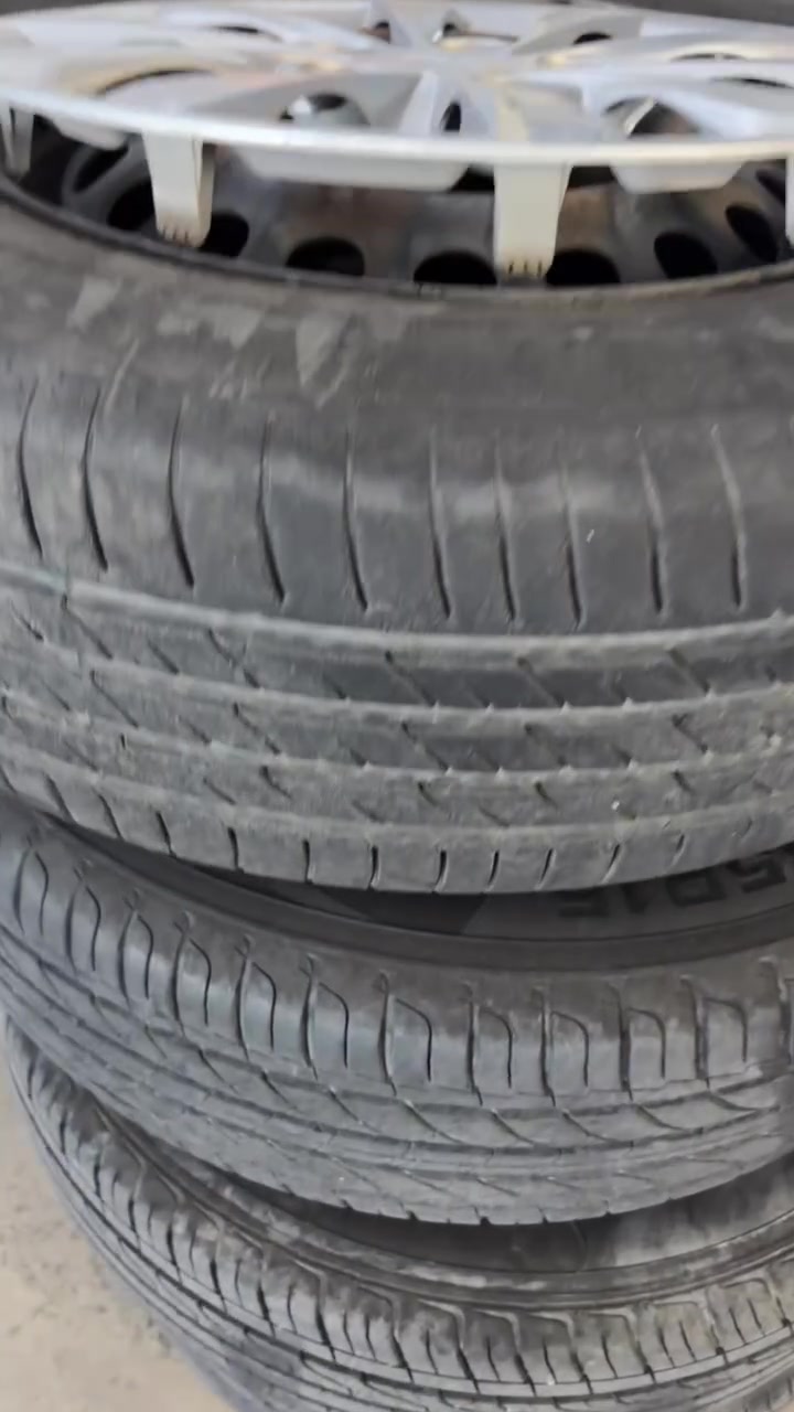 للبيع تخم ويل و تاير و كبات سيراتو ٢٠٢٢
(١٩٥/٦٥ /١٤ حجم)
تايرات انطاف انتاج ٢٠٢٤  
*********** نجف
