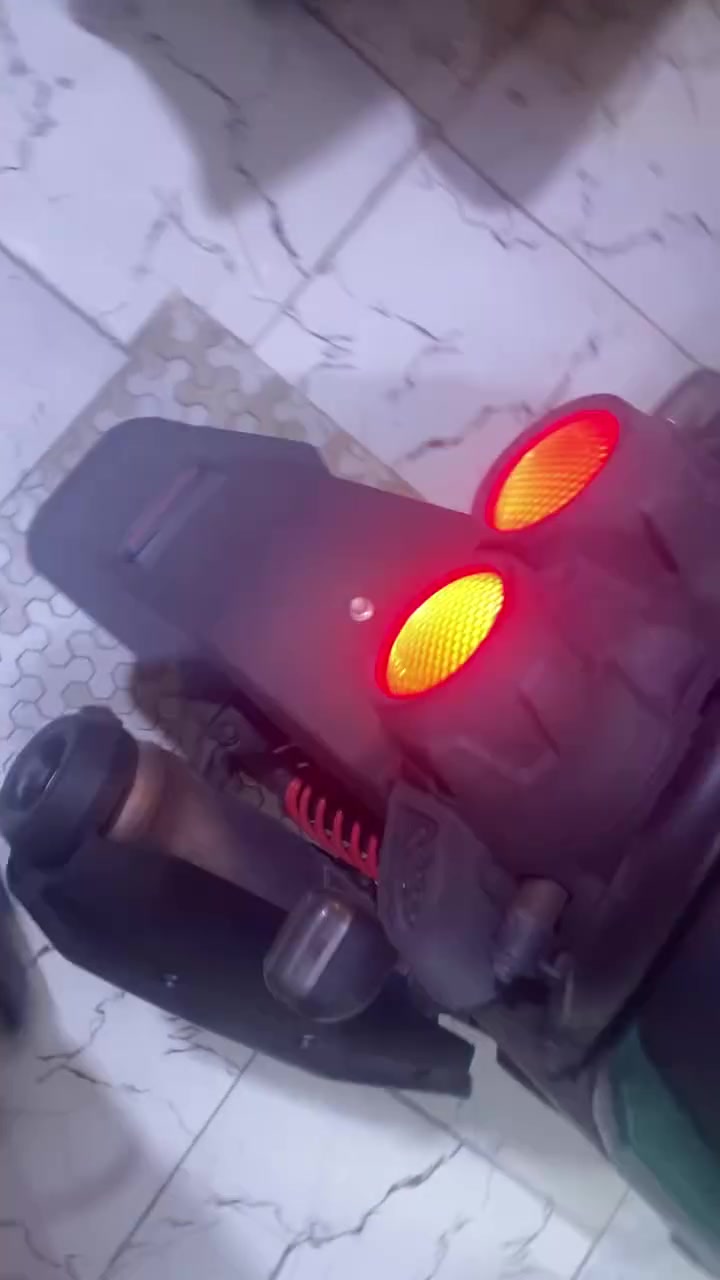 سكنس لبيع نظيف شرط الفحص 
 مكاني بصره شط العرب 
سعرها مليون و١٠٠ بيه مجال 0727004209  الشراي يتصل محتاج فلوسها
