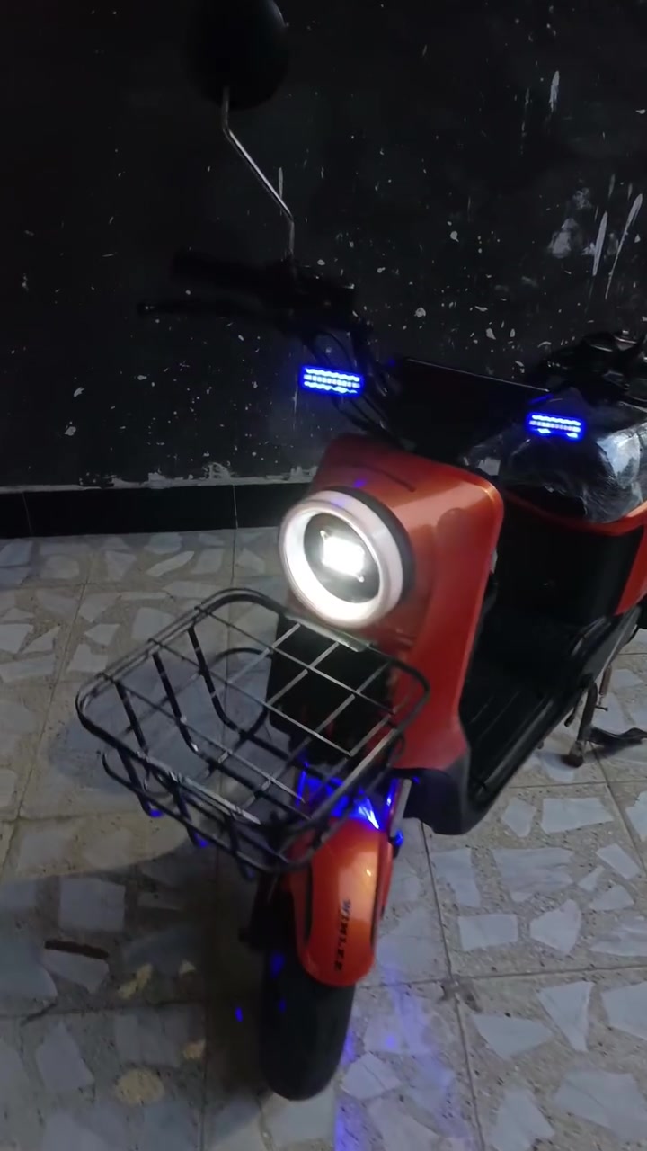 R9 • نظيفه جدا • ٣ بطاريات جديدة