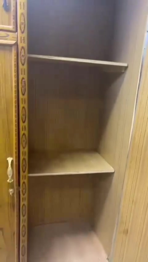 كنتور للبيع ابو ٥ بيبان  نضيف صاج الاستفسار على هاذ رقم واتساب ***********
